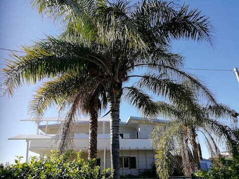 Panoramico in villa al mare con grandi terrazze