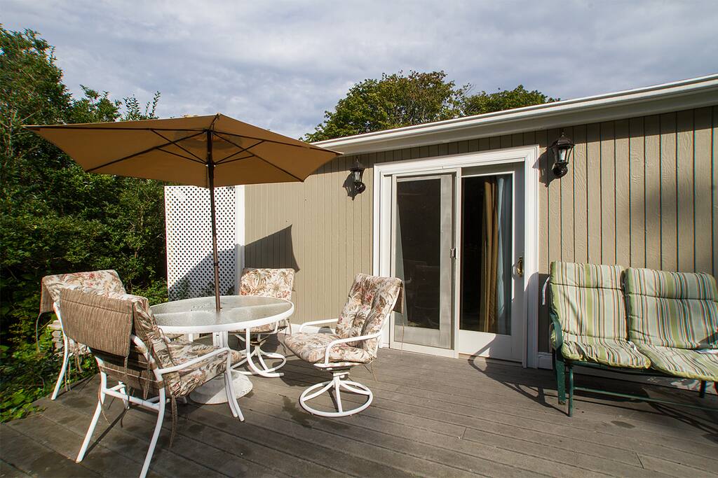 Deck seating