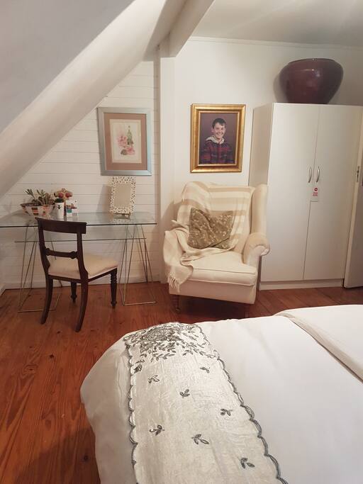 WAYNE ROOM