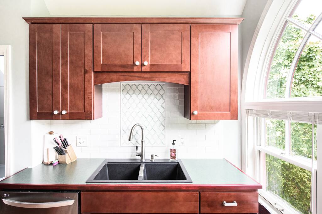 Nice deep sinks!
