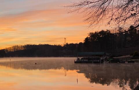 Sunsets and Siestas -Lake Keowee home near Clemson