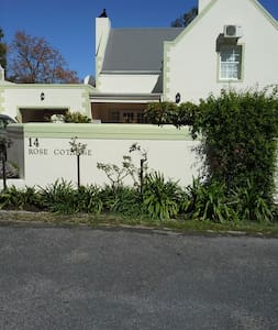 Rose Cottage On Reservoir Houses For Rent In Franschhoek