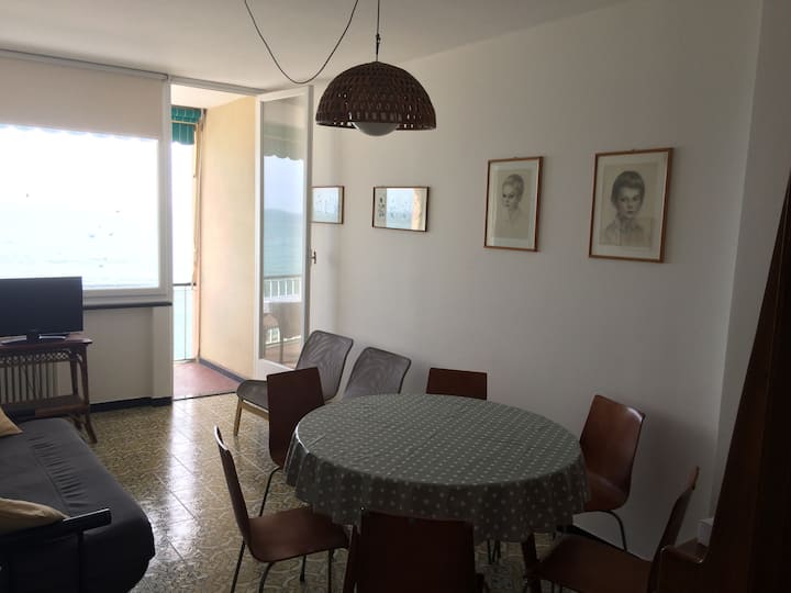 Luminoso Appartamento Frontemare A Deiva Marina - Deiva Marina