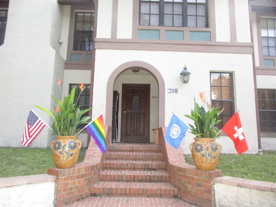 Welcome to the Swiss Floridian BNB homestay ;-)