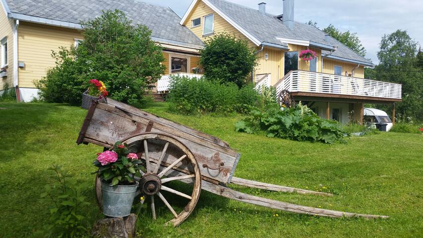 Countryside apartment on historical ground.