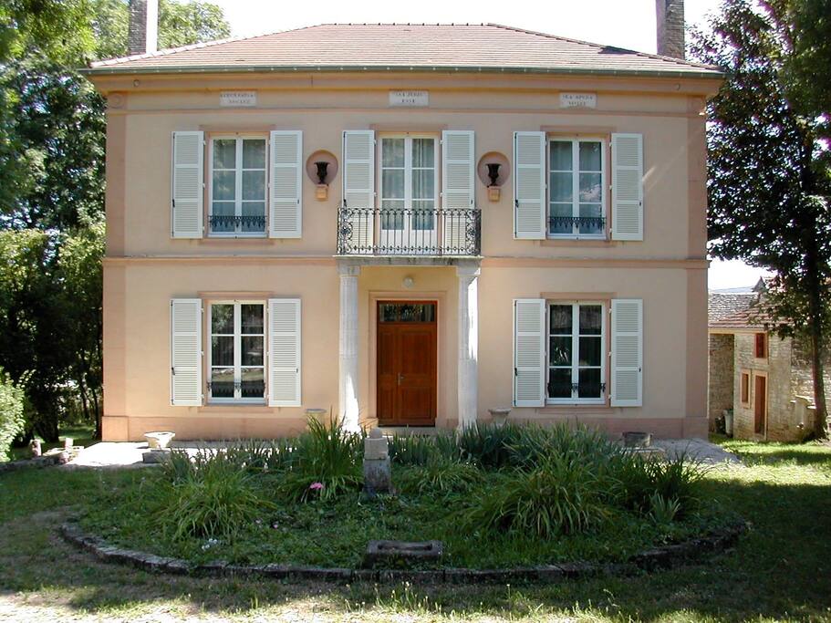 LA VILLA
