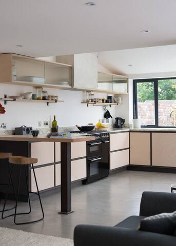 Newly renovated family home in heart of Bristol gallery image 4