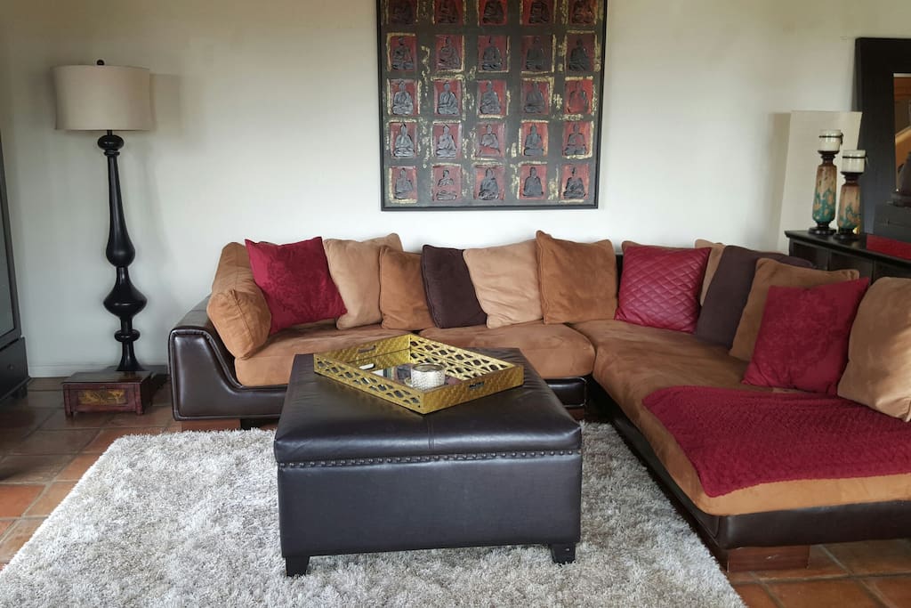 Super comfy couch with space for 5. l