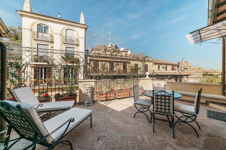 ViaPaola43 Palace Luxury Penthouse 2Bdr gallery image 4