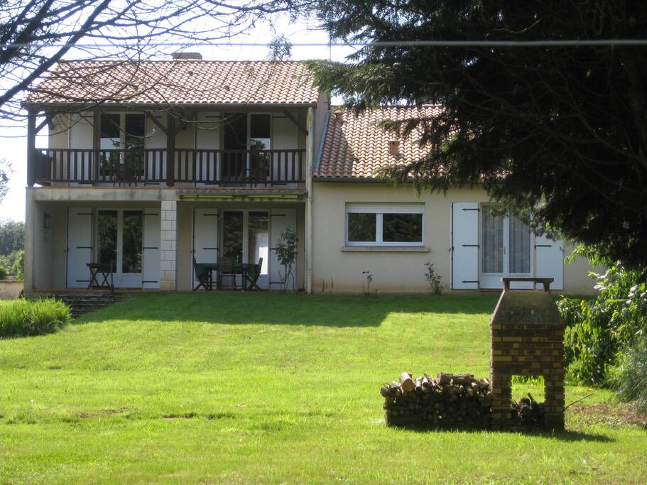 vue coté jardin (sud ouest)
