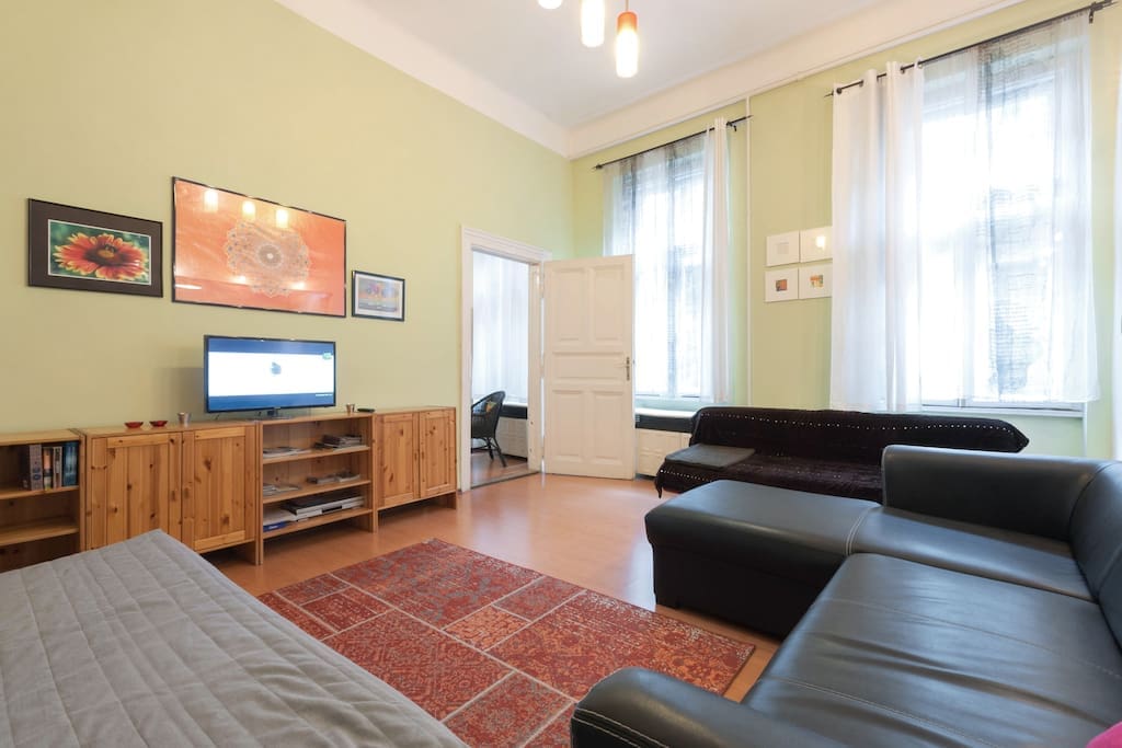 FREE high speed WIFI, international cable TV and space to spread out