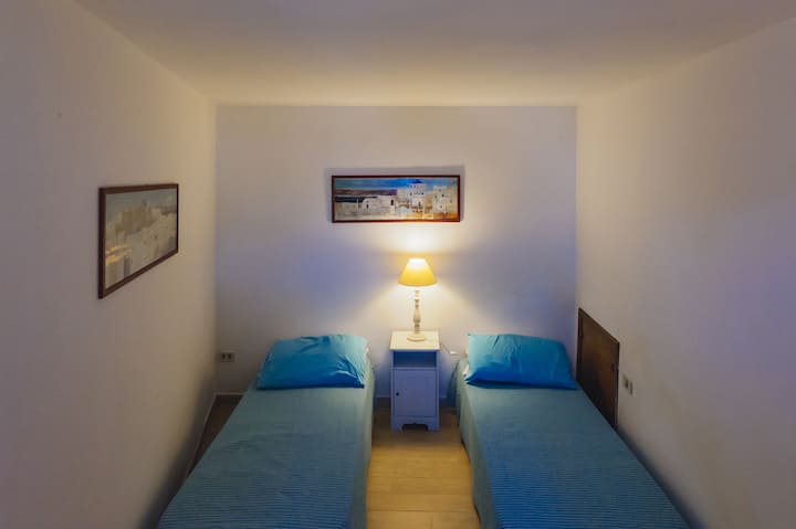 Spálňa s dvoma samostatnými lôžkami / izba s dvoma samostatnými lôžkami