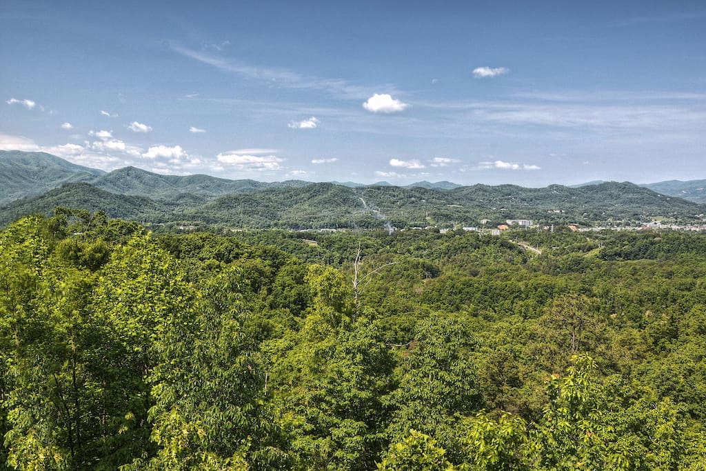 Beautiful view of Bluff Mountain and the city of Pigeon Forge