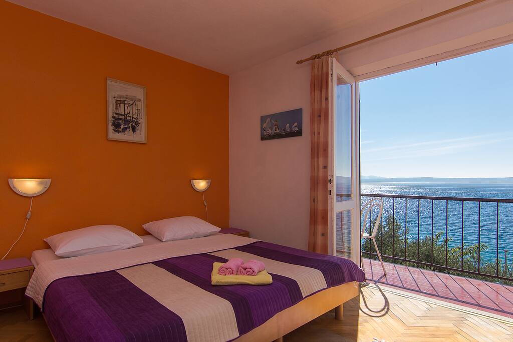 Triple bedroom No1