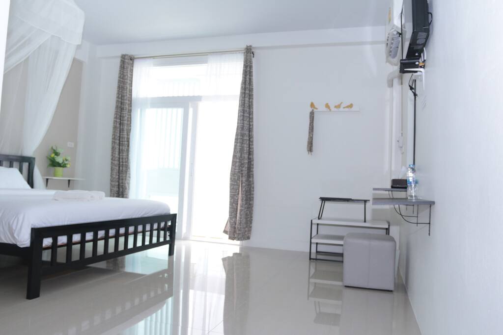 Morning Mist Room with 1 King size bed.