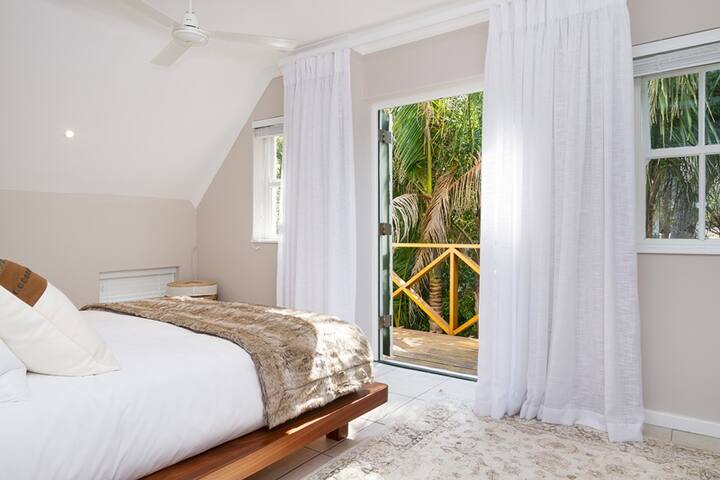 Village Mews, Noordhoek gem gallery image 3