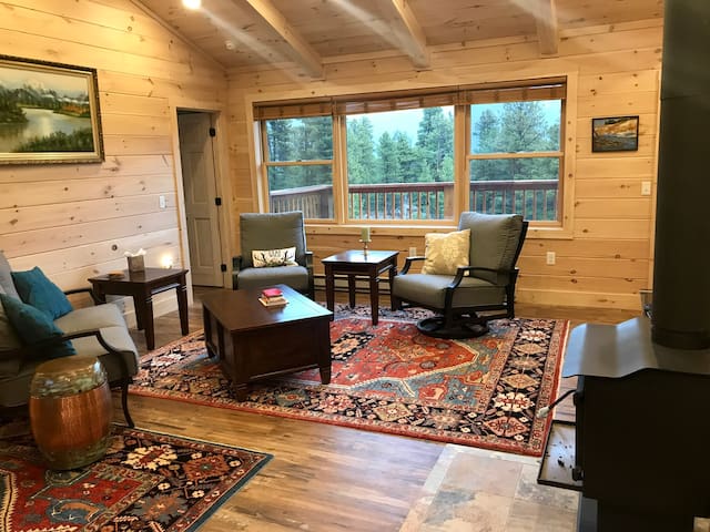 The Gilpin Guest House. Cozy cabin!