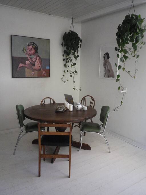 Eat here :)