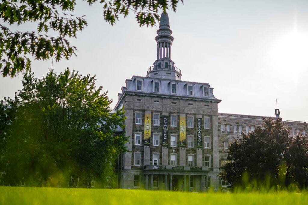 Complexe Sacré-Cœur de Victoriaville - Hébergement économique dans un milieu Historique