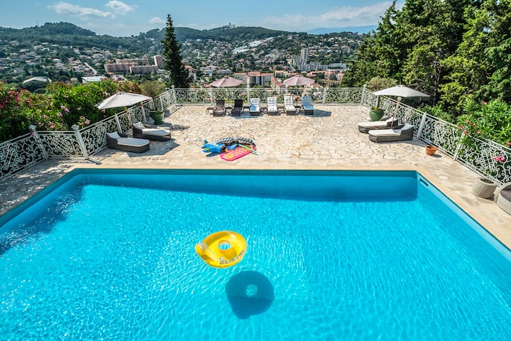 Lujosa Villa En Super Cannes Con Piscina, 7000 Pies Cuadrados - Cannes