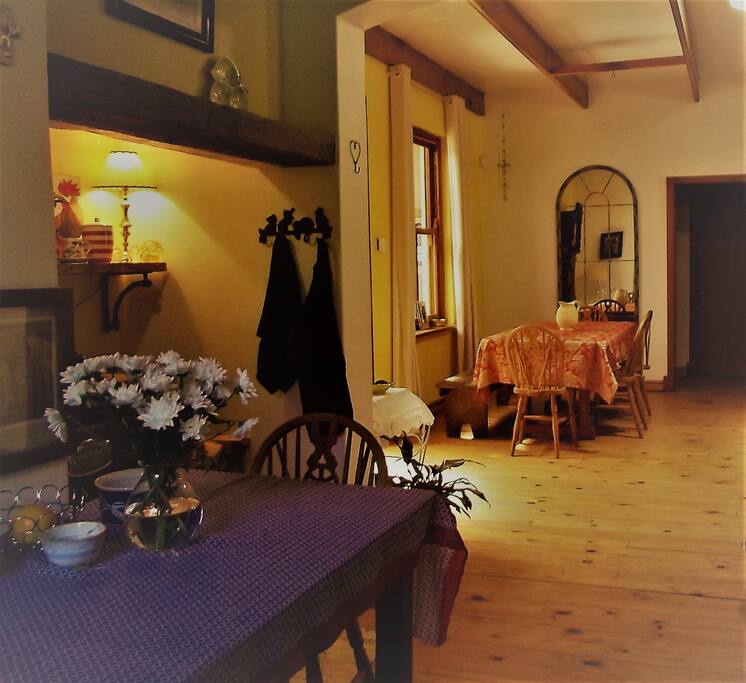 Cozy nooks for breakfast.