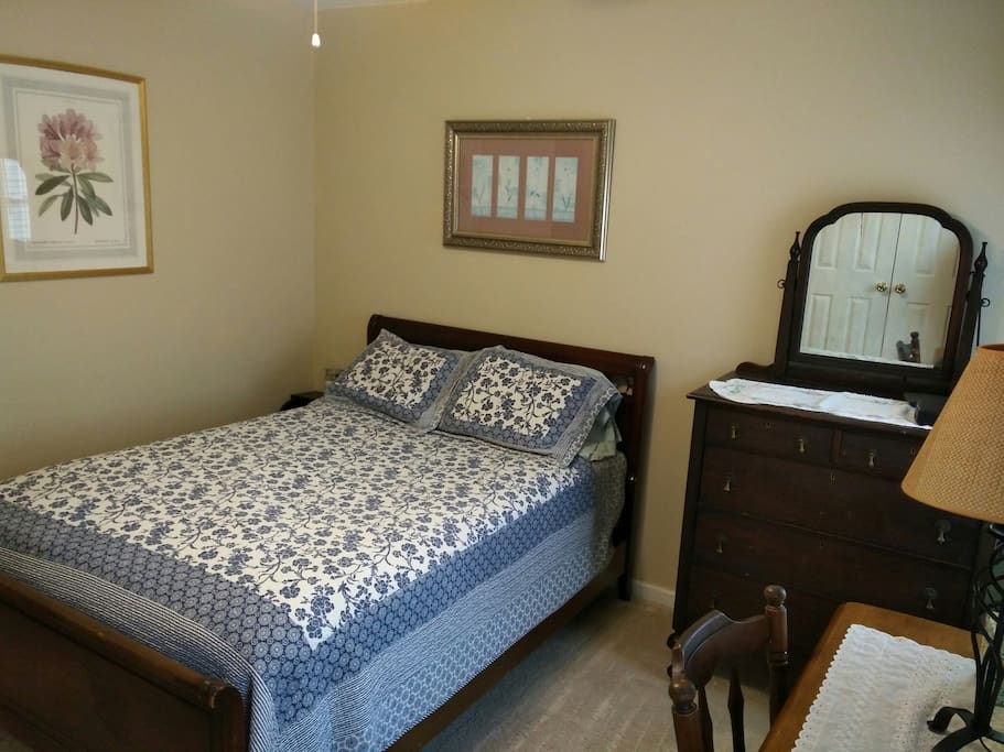 Cozy full size bedroom
