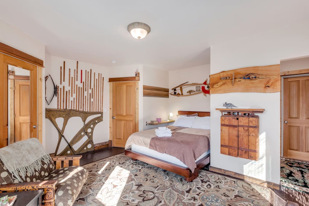 Lyle Room