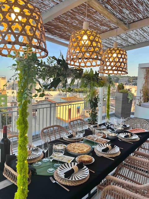Propiedad de Airbnb exitosa: Penthouse with a 70 m2 terrace overlooking the sea en Sant Feliu De Guíxols