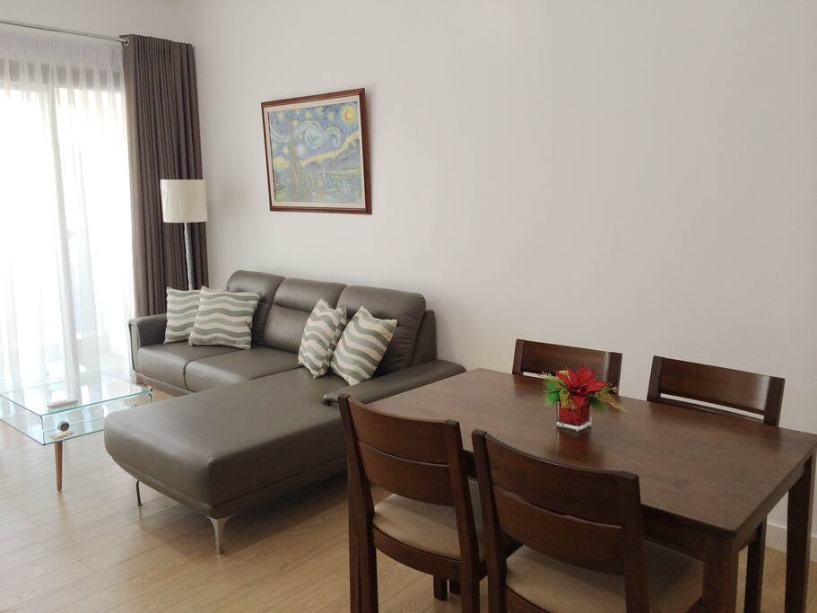 The sala and dining area.