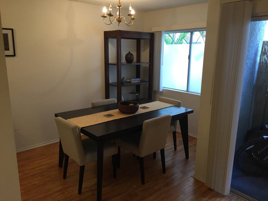 Flexible space suitable for dining, working, or chilling.