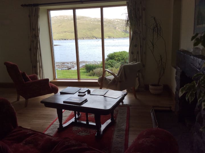 Mulag House Blue Room 
(Red Room Also Listed) - Harris