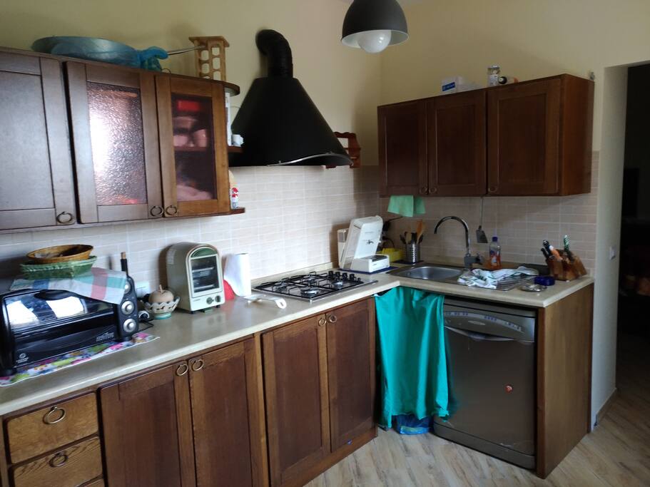 Ingresso con cucina completa di
