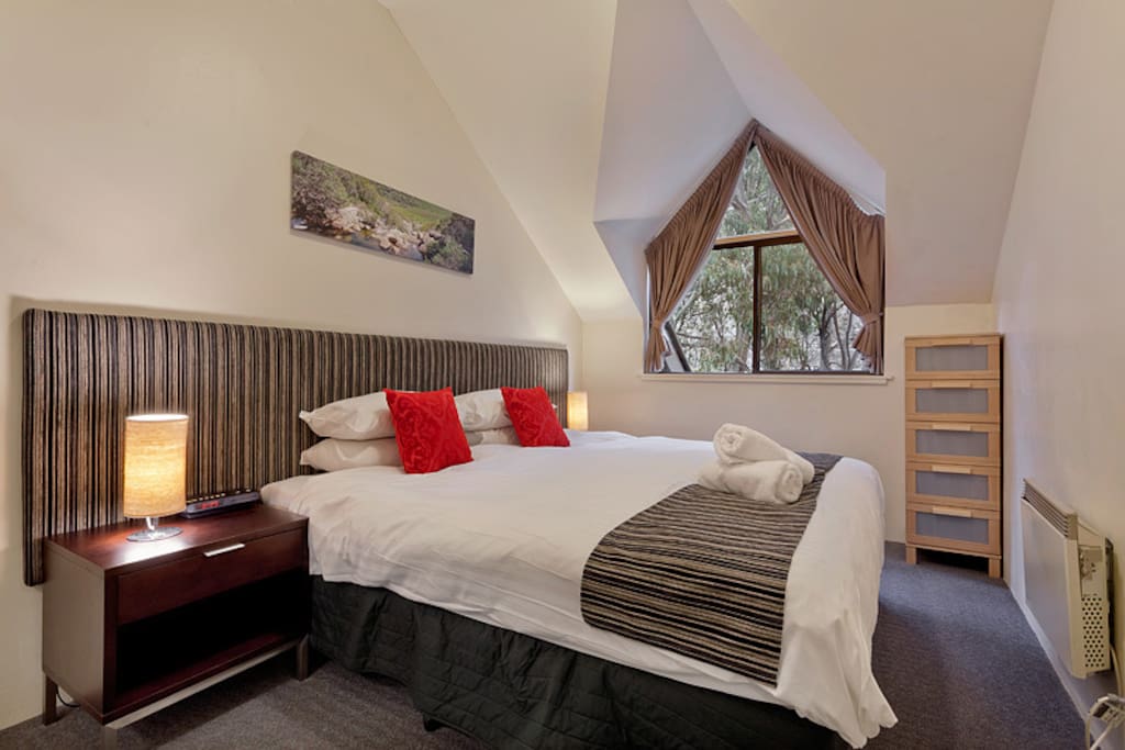 King Split Beds so you can choose 1 king or 2 single beds in the bedroom
