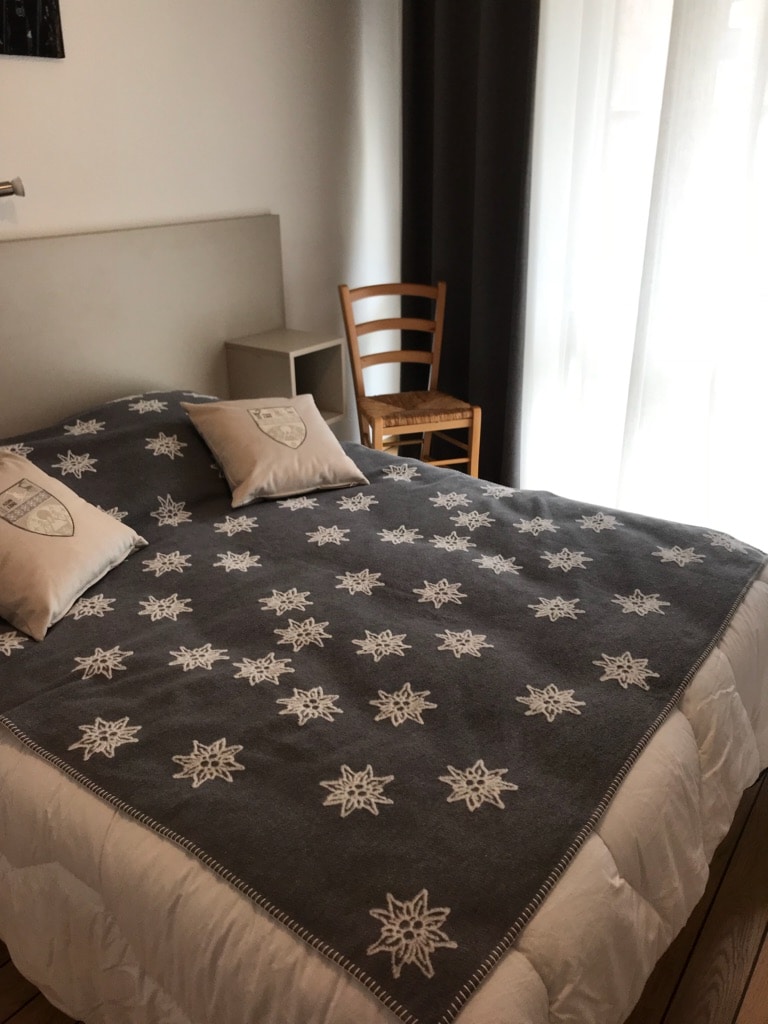 chumba cha kulala 1 (kitanda cha-140 + kitanda 1)