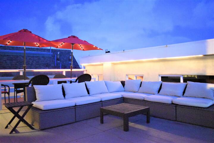 Luv Oceanside Views-1 House to Beach-2 King Beds! gallery image 2