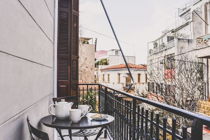 Neoclassical near Acropolis – LivingStone Crystal