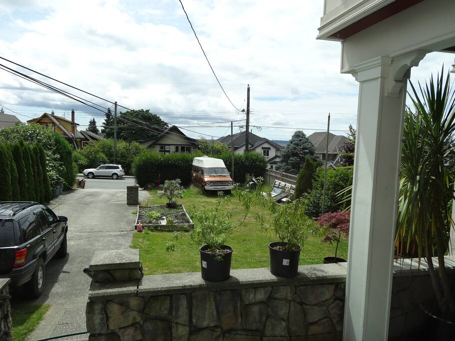 Spacious, front yard with ample parking.