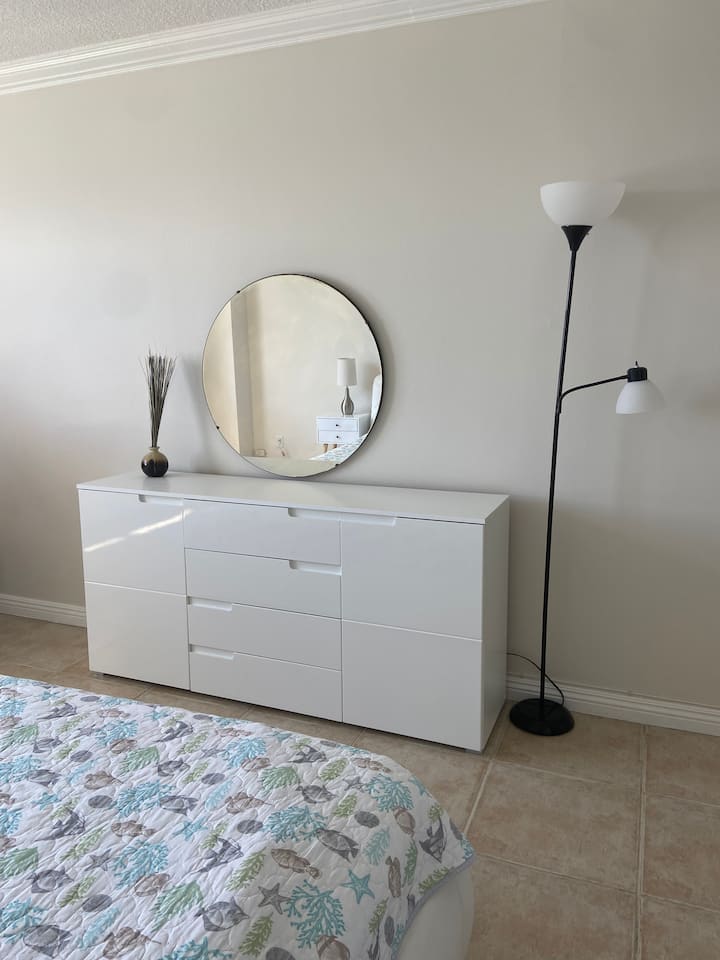 غرفة نوم الضيف 