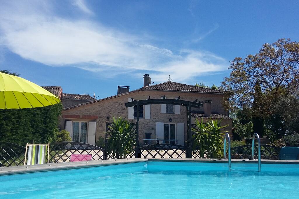 Façade Ouest depuis la piscine en bois 7m diamètre 1,20m p+alarme