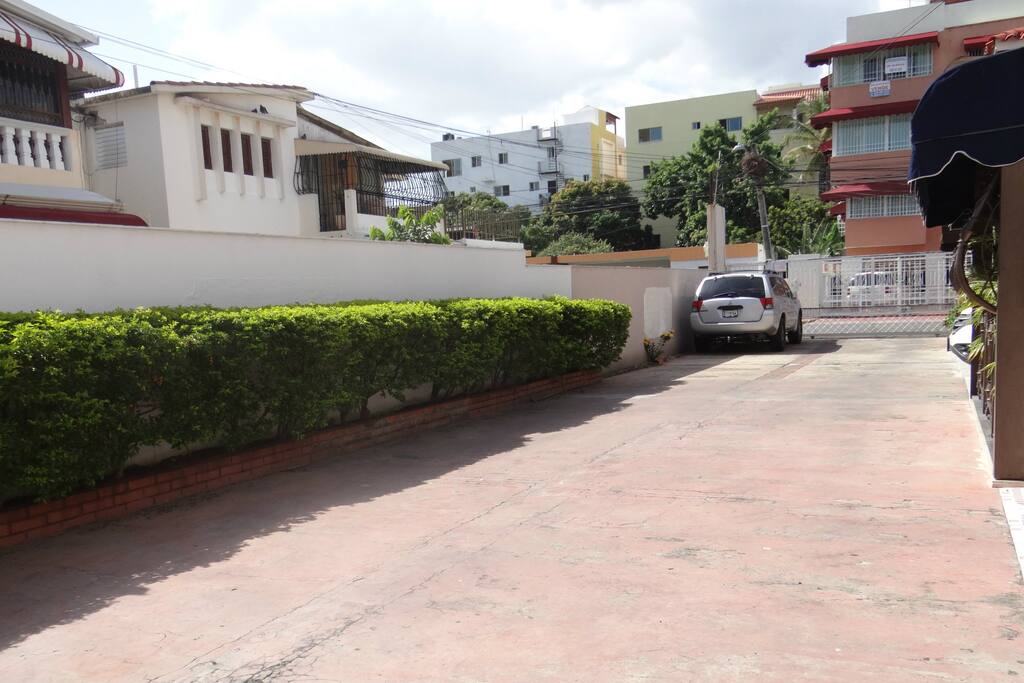 Gated Private Drive Way