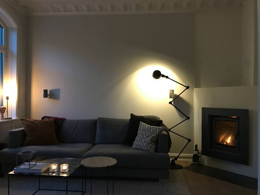 Livingroom with fireplace