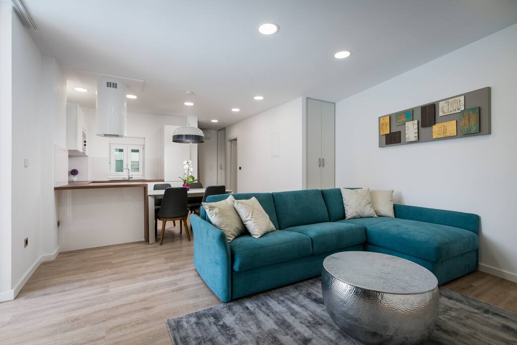 Huge living room connected with fully equipped ktichen and dining room