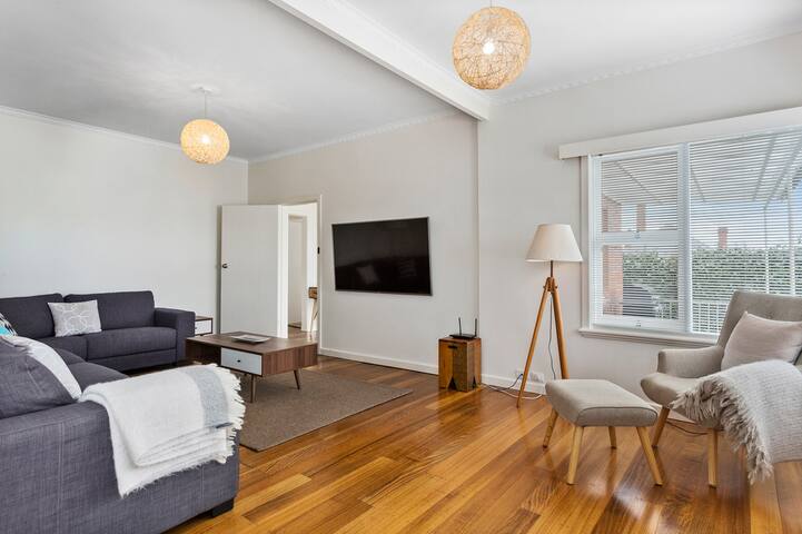 Renovated, ‘Stylish and Chic’ gallery image 3