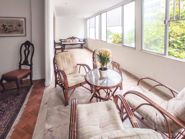 Duplex 7BR : quadra da praia de Copacabana-Posto 3 gallery image 2