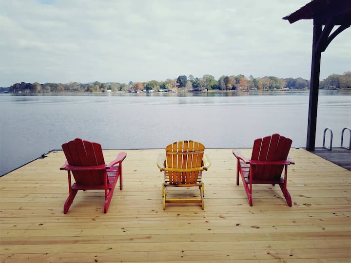 Lake house main channel in private area Hot tub Houses for Rent in