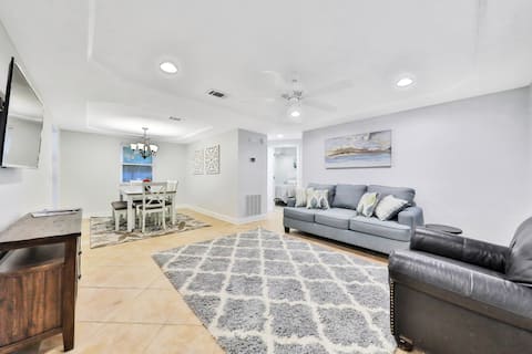 Modern Orange Park Home w/6+Beds&Wash/Dryer Fence