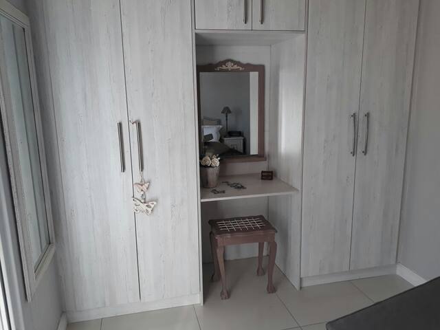 Lalapanzi upper deck gallery image 2