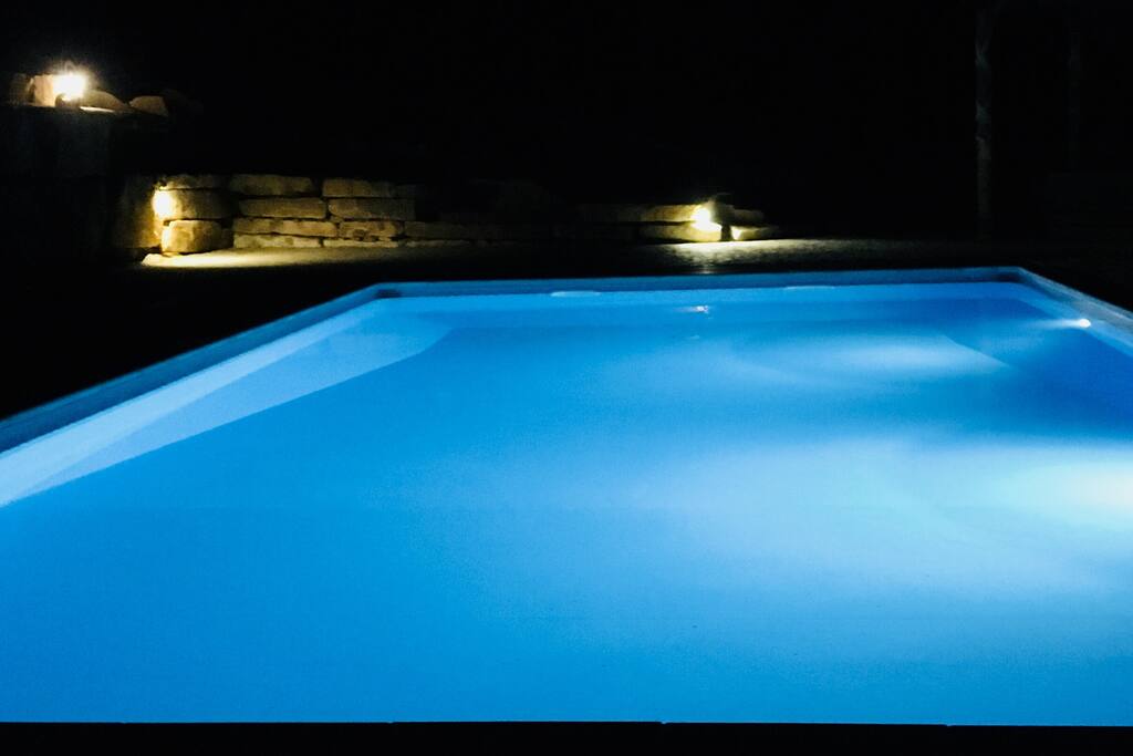 Piscina á noite