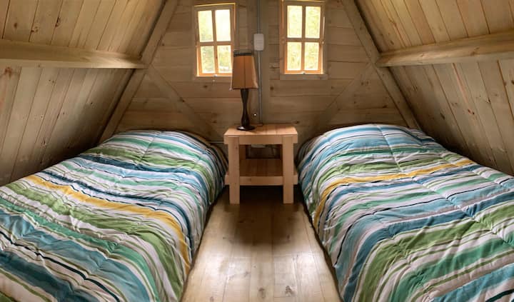 Dy krevate tekë në papafingo