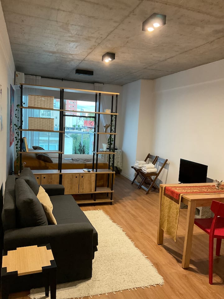 Bright studio apartment in San Telmo